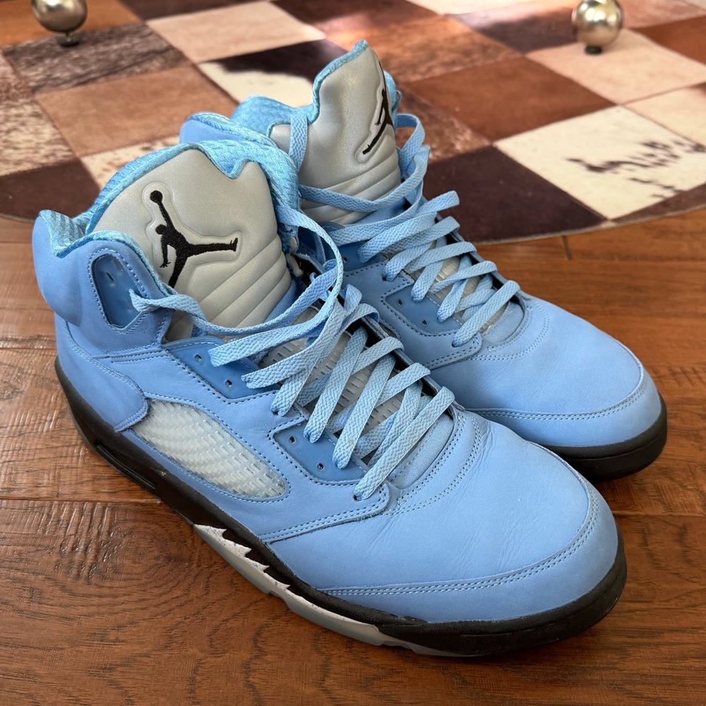 Jordan 5 Retro SE Mid UNC - Picture 2 of 13